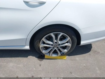 Mercedes Klasa C W205 2018 Mercedes-Benz Klasa C C 300 2.0 Benzyna 241KM, zdjęcie 5