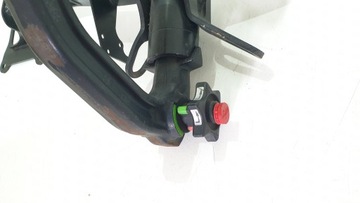 СЪЕМНЫЙ БУКСИРОВОЧНЫЙ КРЮК TESLA 3 1137916-00-B