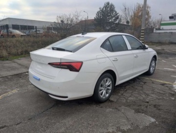 Skoda Octavia IV Liftback 1.5 TSI EVO 150KM 2025 Skoda Octavia Octavia Essence 1,5 TSI 150 kW 6- bieg. man. Wyprzedaz 2025, zdjęcie 2