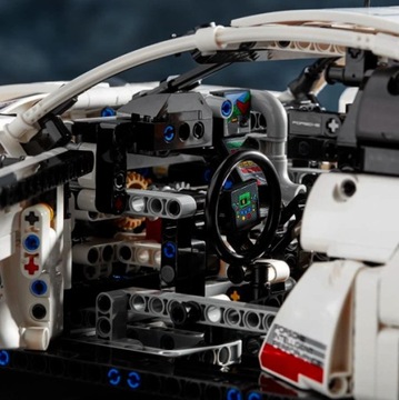 LEGO Technic PORSCHE 911 GT Race 42096