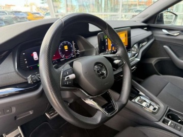 Skoda Octavia IV Kombi 2.0 TDI 150KM 2023 Skoda Octavia 2.0TDI 150KM Sportline VirtCockpit NiskiPrzebieg Keyless Kam, zdjęcie 9