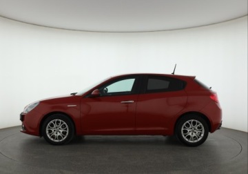 Alfa Romeo Giulietta Nuova II Hatchback 5d Facelifting 2016 1.6 JTDM-2 120KM 2017 Alfa Romeo Giulietta 1.6 JTDM, Salon Polska, zdjęcie 2