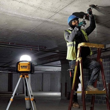 Akumulatorowa lampa robocza LED 18V XR 360° 5000 lm Bluetooth DeWALT DCL074