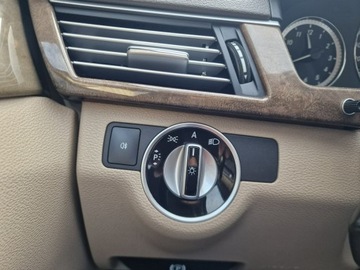 Mercedes Klasa E W212 Limuzyna 250 CGI BlueEFFICIENCY 204KM 2010 Mercedes E 250 CGI Elegance Automat Navi Skóry, zdjęcie 36