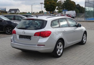 Opel Astra J Sports Tourer Facelifting 1.6 CDTI ecoFLEX 110KM 2015 Opel Astra 1.6 CDTI 110KM Okazja Sprowadzony Oplacony 1.6 Diesel 110KM, zdjęcie 11
