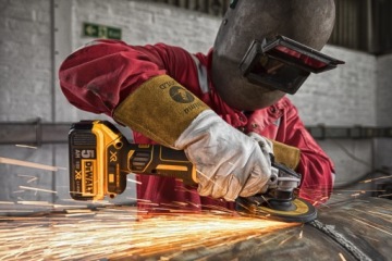 DEWALT Комплект COMBO 18 В DCD796 DCG405 2x5 Ач, чемодан TsTAK DCK2080P2T-QW