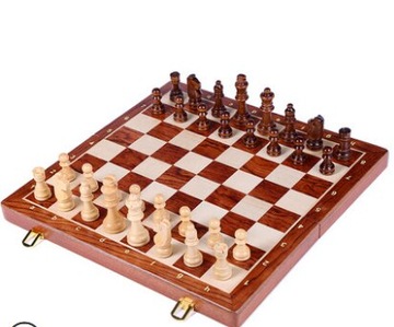 Набор горячих деревянных шахмат в красном стиле 39x39 см