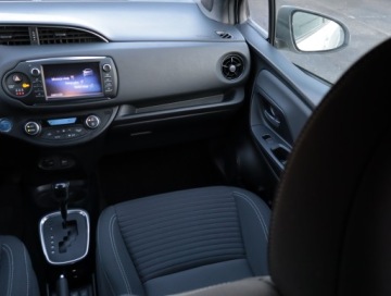 Toyota Yaris III Hatchback 5d Facelifting 2017 1.5 Hybrid 100KM 2018 Toyota Yaris 1.5 Hybrid, Salon Polska, Serwis ASO, zdjęcie 7