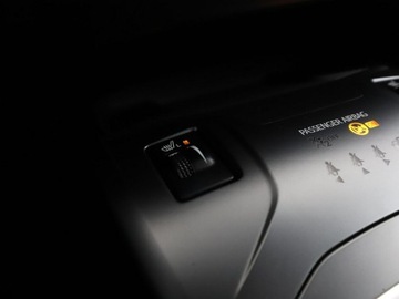 Toyota Avensis III Wagon Facelifting 2015 2.0 D-4D 143KM 2015 Toyota Avensis navi klima auto LED grzane fotele, zdjęcie 25