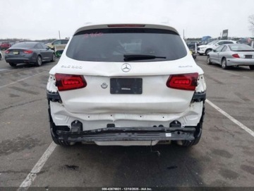 Mercedes GLC C253 2021 Mercedes-Benz GLC 300 4Matic 2021 2.0 Benzyna 255KM, zdjęcie 4