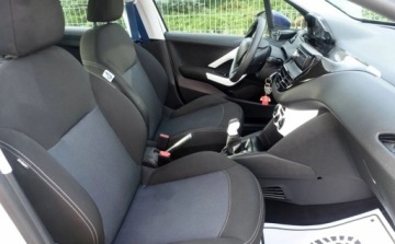 Peugeot 208 I Hatchback 3d 1.0 VTI 68KM 2014 Peugeot 208 1.0VTi 68KM Klima Niski przebieg Zero korozji Oryginalne szyby, zdjęcie 13