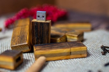 Деревянная фотокоробка 13х18 + USB3.0 64ГБ