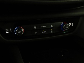 Opel Insignia II Sports Tourer 1.5 Turbo 140KM 2017 Opel Insignia Innovation półskóra niski, zdjęcie 27