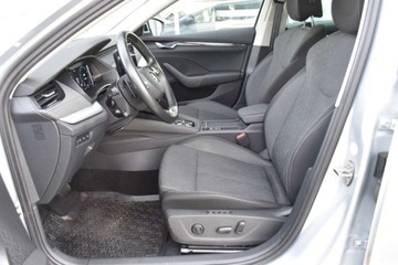 Skoda Octavia IV Kombi 2.0 TDI 150KM 2022 Skoda Octavia 2.0TDI 150KM Style Combi DSG Smartlink Kamera Kessy ACC Ambi, zdjęcie 29