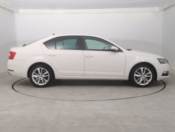 Skoda Octavia III Liftback Facelifting 1.5 TSI ACT 150KM 2019 Skoda Octavia 1.5 TSI, Salon Polska, DSG, Navi, zdjęcie 5