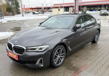 BMW Seria 5 G30-G31 Limuzyna Plug-In 2.0 530e 292KM 2021 BMW Seria 5 4x4 BMW 530e Plug-In HYB 292 KM 2021r 104.000 km Warszawa, zdjęcie 13