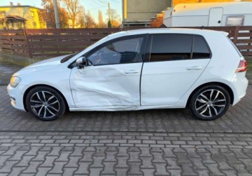 Volkswagen Golf VII Hatchback 3d 2.0 TDI-CR DPF 150KM 2014 Volkswagen Golf Volkswagen Golf 2.0 BlueTDI Highline 2.0 Diesel 150KM, zdjęcie 6