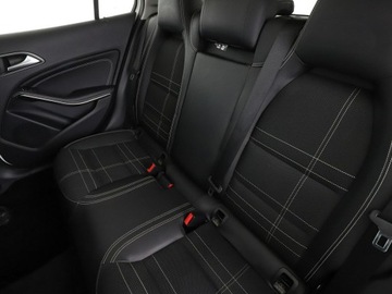 Mercedes GLA I Off-roader 1.6 200 156KM 2015 Mercedes GLA 200 automat grzane fotele navi, zdjęcie 16