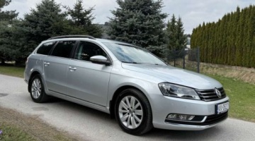 Volkswagen Passat B7 Variant 1.6 TDI CR DPF BlueMotion 105KM 2012 Volkswagen Passat Volkswagen Passat 1.6 TDI DPF BlueMot Highline 1.6 Diesel, zdjęcie 4