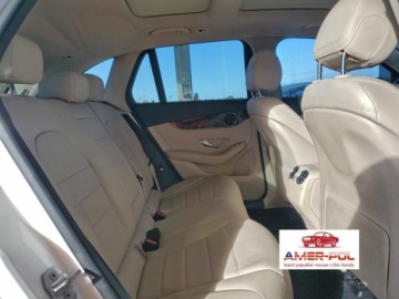 Mercedes GLC C253 2017 Mercedes-Benz GLC 2017 MERCEDES-BENZ GLC 300 4MATIC 2.0 Benzyna 241KM, zdjęcie 10