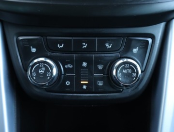 Opel Zafira C Tourer Facelifting 1.4 Turbo 140KM 2017 Opel Zafira 1.4 Turbo, Serwis ASO, 7 miejsc, Navi, zdjęcie 19