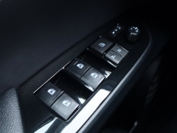 Toyota Prius IV Hatchback 1.8 Hybrid 122KM 2017 Toyota Prius 1.8 PHV, Salon Polska, Serwis ASO, zdjęcie 24