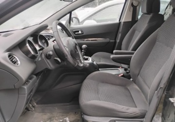 Peugeot 5008 I Minivan 2.0 HDi FAP 150KM 2013 Peugeot 5008 2013r, 2.0 HDI. Uszkodzony przod. 2.0 Diesel 150KM, zdjęcie 7