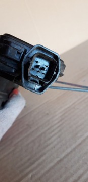 HYUNDAI MATRIX 01-10 ZÁMEK LEVÝ PŘEDNÍ 5 PIN