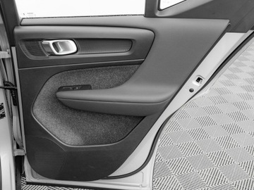 Volvo XC40 Crossover Facelifting 2.0 B3 163KM 2023 Volvo XC 40 WD1972T#B3 Plus Dark Podgrz.f I kier, zdjęcie 28