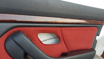BMW E39 ОБИВКА БОКОВАЯ ЗАДНЯЯ ПРАВАЯ РОЛЬСТАВНЯ