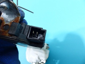 ZÁMEK ZADNÍ PRAVÝ 2PIN SUBARU TRIBECA B9 05-14