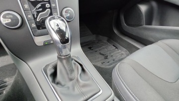 Volvo V40 II Hatchback Facelifting 2.0 D3 150KM 2019 VOLVO V40 D3 Drive-E SCR Momentum, Automat, Salon Polska, Serwisowany, zdjęcie 13