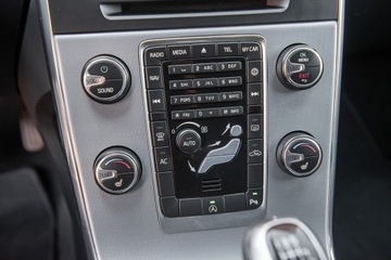 Volvo V60 I Kombi Facelifting 2.0 D2 DRIVE-E 120KM 2018 VOLVO V60 2.0 D2 120PS Lift Serwis Navi Skóry Biała Perła Piękny Gwarancja!, zdjęcie 15