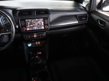 Nissan Leaf II Hatchback Elektryczny e+ 62kWh 218KM 2020 Nissan Leaf 62 kWh, Automat, VAT 23%, Skóra, Navi, zdjęcie 7
