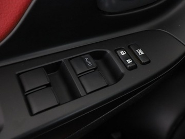 Toyota Yaris III Hatchback 5d Facelifting 2017 1.5 Dual VVT-iE 111KM 2018 Toyota Yaris klima-auto kamera Bluetooth tempomat, zdjęcie 36