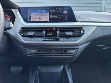 BMW Seria 1 F70 2024 BMW 118 BMW 118i Bezwypadkowe, salon Polska, FV 23, zdjęcie 23