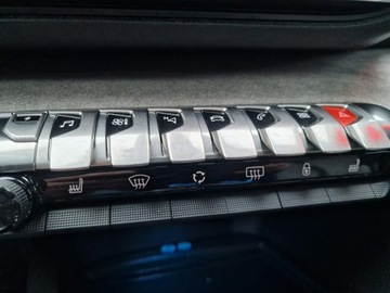 Peugeot 3008 II Plug-In Hybrid Facelifting 1.6 HYBRID4 300KM 2021 Peugeot 3008 GT Full 4x4, zdjęcie 31