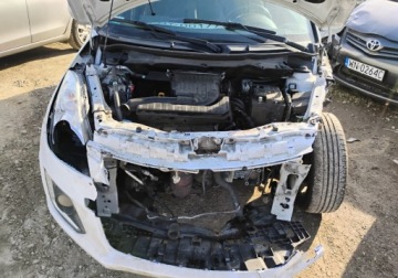 Suzuki Swift V Hatchback 3d Facelifting 1.2 VVT 94KM 2015 Suzuki Swift I rej 2016r, 1.3 Benzyna. Uszkodzony lewy przod i prawy tyl., zdjęcie 4