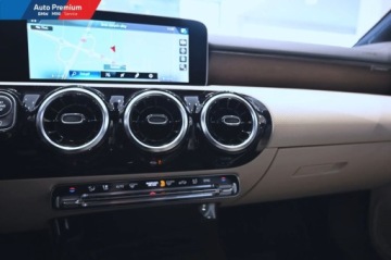 Mercedes CLA C118/X118 Coupe 2.0 220 190KM 2019 Mercedes-Benz CLA CLA220Podgrzewanie KierownicyReflektory LEDCzarna Podsuf, zdjęcie 12