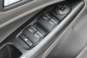 Ford Tourneo Connect III Standard 1.5 EcoBlue 120KM 2019 Ford Tourneo Connect 1.5 EcoBlue 120KM Titanium, zdjęcie 16