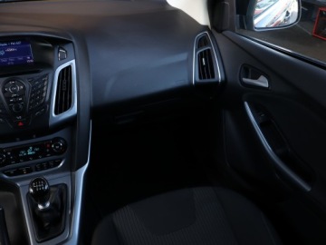 Ford Focus III Hatchback 5d 1.0 EcoBoost 125KM 2013 Ford Focus 1.0 EcoBoost, Navi, Klima, Klimatronic, zdjęcie 7