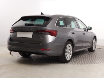 Skoda Octavia IV Kombi 2.0 TDI SCR 200KM 2022 Skoda Octavia 2.0 TDI, Salon Polska, zdjęcie 4