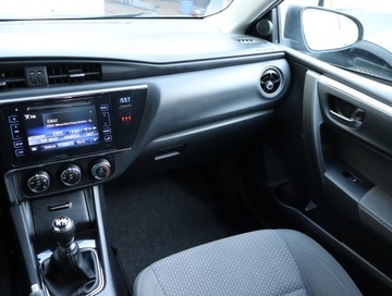 Toyota Corolla XI Sedan Facelifting 1,6 Valvematic 132KM 2018 Toyota Corolla 1.6 Valvematic, Salon Polska, GAZ, zdjęcie 7