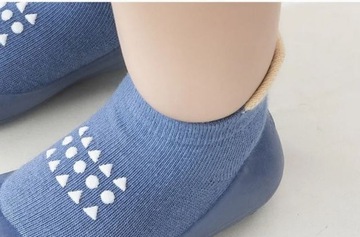 ДЕТСКАЯ ОБУВЬ НОСКИ НА РЕЗИНОВОЙ ПОДОШВЕ от 6-12 МЕСЯЦЕВ РАЗМЕР 20