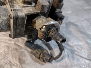 Дроссельная заслонка моновпрыска Ford Taurus I 1 2.5B