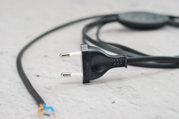 черный соединительный кабель 2 м с вилкой и выключателем для ламп