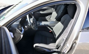 Volvo V60 II  2020 Volvo V60 Volvo V60 B3 B Geartronic Momentum 2.0 Benzyna 163KM, zdjęcie 28