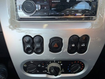 Dacia Sandero I Hatchback 5d 1.6 MPI 87KM 2008 Dacia Sandero 1.6 Benzyna 87 KM, Klimatyzacja,, zdjęcie 12