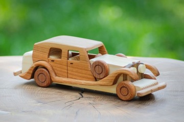 Модель деревянного автомобиля Rolls Royce из дерева