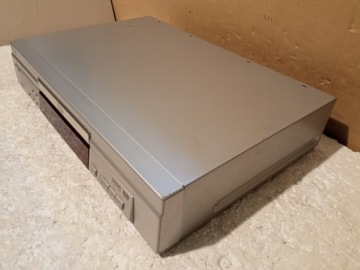 ДиК DVD-090